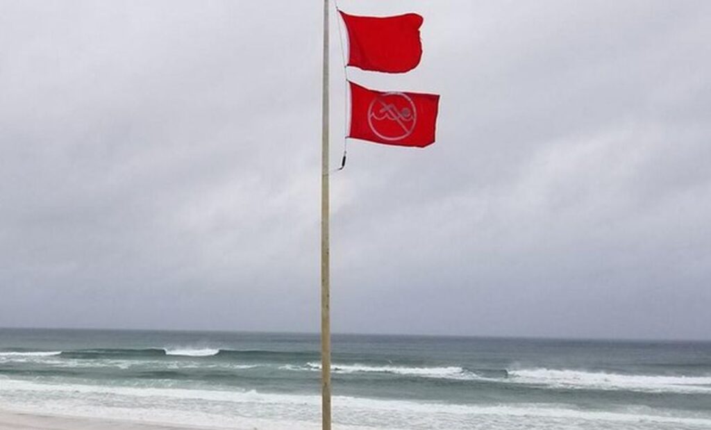 flagler fl, double red beach warning flags